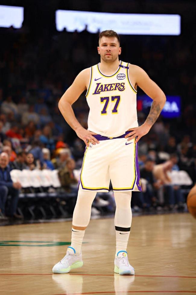 东契奇爆冷击败瑞士队，关键助攻引爆全场！