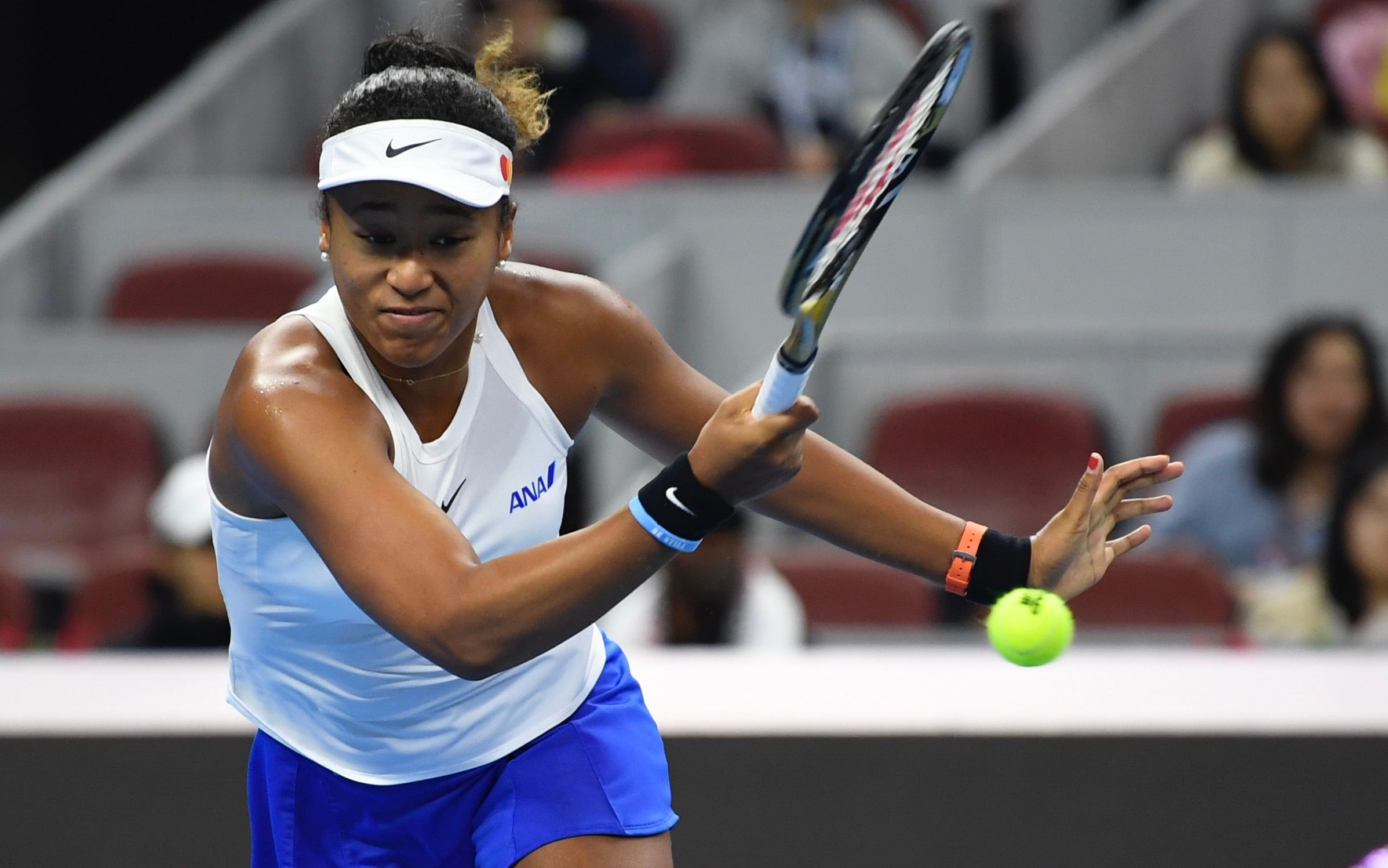 大坂直美回归赛场，连败首场状态亮眼，掘金观众沸腾！